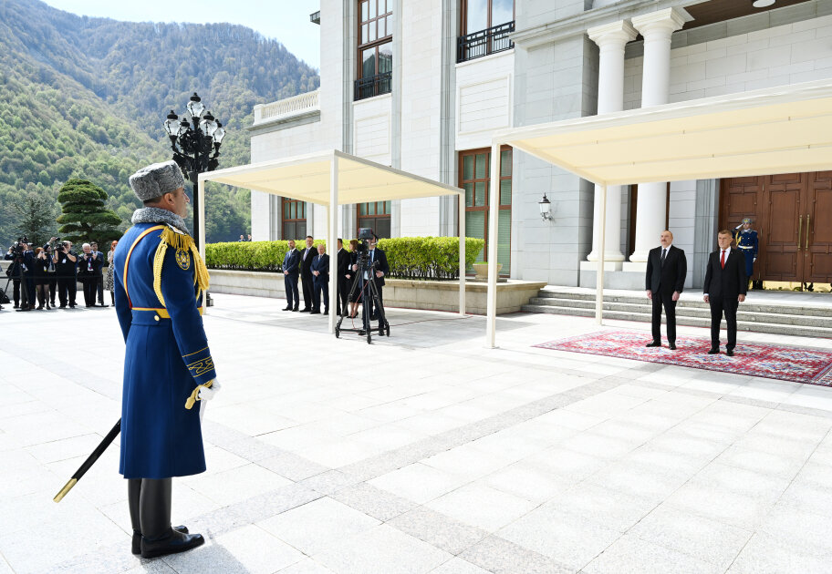Qəbələdə Çexiyanın Baş nazirinin rəsmi qarşılanma mərasimi olub - FOTOLAR