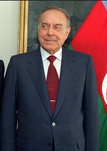 Ramiz müəllim: Tarixin axarını dəyişən iradə: Heydər Əliyev və Azərbaycanın əbədi dövlətçilik yolu