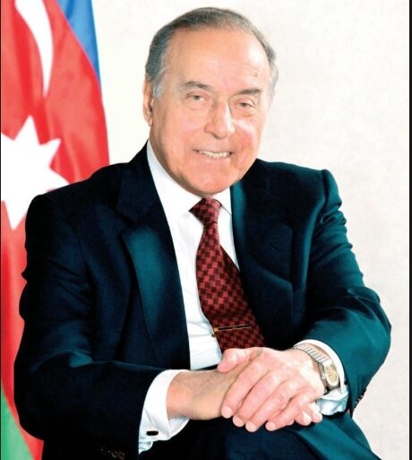 Elşən Böyükkişiyev: Heydər Əliyev – Zamanın sınağından keçmiş dövlətçilik məktəbi və Azərbaycanın dirçəliş yolunun başlanğıcı