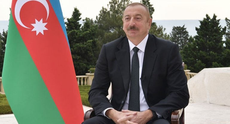 İlham Əliyev "Irıs Ordo" Konqres Mərkəzinə gedib