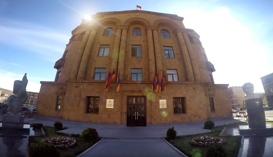 Ermənistanda “qara qu quşu” ssenarisi: Güc strukturları bir-biri ilə toqquşdu